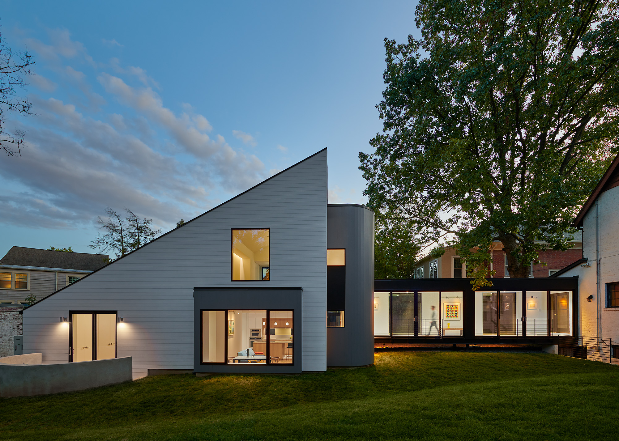 01 Crestwood ADU McInturff Architects.jpg